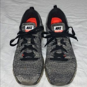 Nike Flyknit Max
